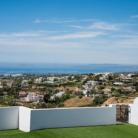 Paraiso Pueblo: Penthouse With Sea Views 583 Apartment